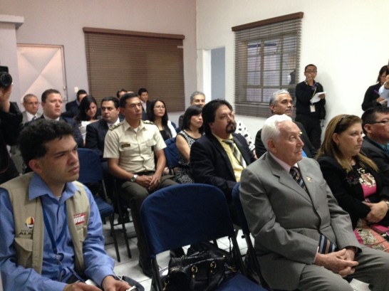 前副總統兼ASOPAZ會長皮卡佑（Roberto Carpio，第一排右2）、國防部、內政部獄政系統、商界等應邀觀禮一角