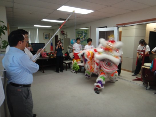 Lion Dance of 2014 Chinese New Year In TECO by Guam Chinese School(3)