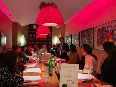 Dr. Huang hosted a dinner in Lugano for overseas Taiwanese