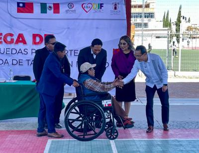中華民國（臺灣）駐墨西哥代表鄭正勇主持我國捐贈伊達爾哥州和普維布拉州身障輔具計畫贈交儀式