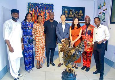 駐奈及利亞代表處劉代表翼平夫婦受邀出席奈及利亞藝術家協會拉哥斯與Ogun州分會藝術家聯展活動第二場