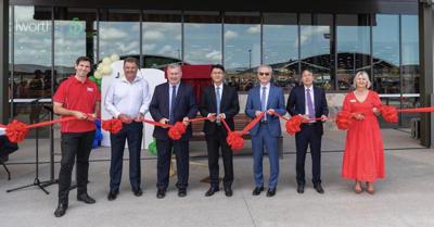 Director-General William Fan attended the ribbon-cutting ceremony for the Kepnock Town Centre, Bundaberg on November 4