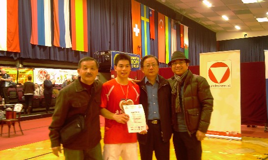 我羽球選手許仁豪參加奧地利2011羽球挑戰賽獲得男子單打冠軍