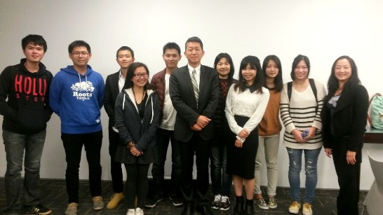 畢組長於workshop座談會後與與會的臺灣同學合影。