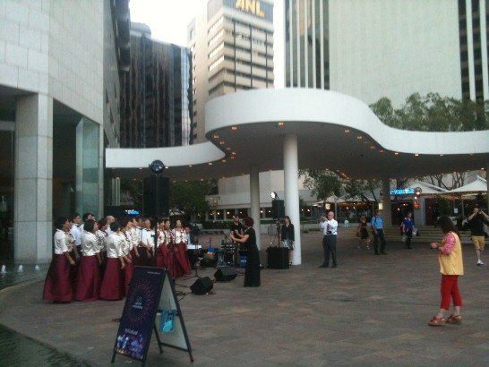 2014年10月30日傍晚中天合唱團等表演團體在市區進行「G20文化表演」