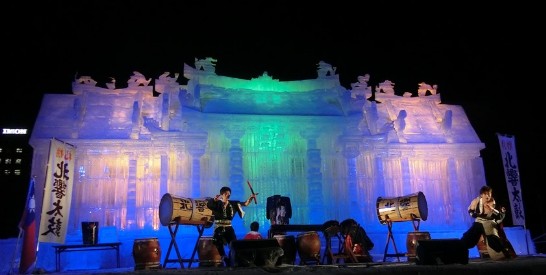 于蘭芝女士、布袋戲達人吳炳燹（由左至右）