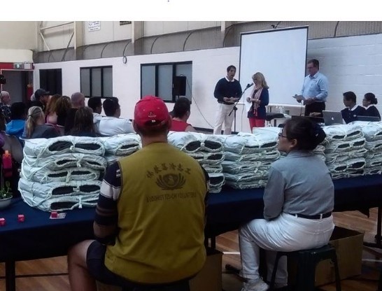 Moreton Bay市議員Julie Greer、 Peter Flannery兩人上台致詞