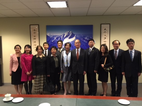李大使與台灣企業代表進行座談。