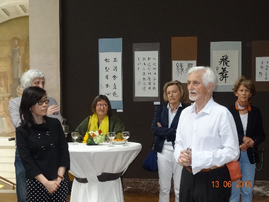 駐歐盟兼比利時教育組贈書比國高等漢學院