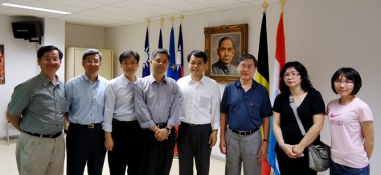 成功大學工學院吳文騰院長偕同楊永年副研發長一行6人訪團,於7月8-13日來比利時參加歐盟舉辦之EU-FP7 Energy Info Day活動,同期間成大微奈米科技研究中心副主任廖峻德教授也在比京參加EU-FP7 NMP Info Day活動，瞭解EU-FP7之Energy 和NMP各主題型計畫最新發展動態及未來2011-12規劃動向,並於研討會活動後拜會代表處科技組交換活動後之心得。