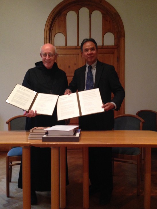 謝所長國興與Dom René Fobe院長簽署協議