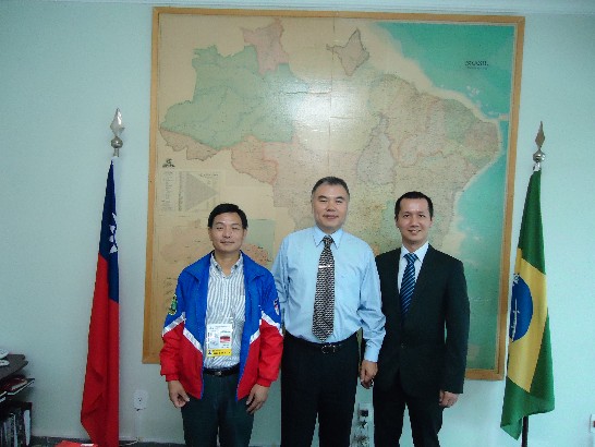 徐大使與國內訪賓合影