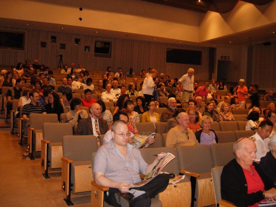 Audiences of the Festival's first screening.