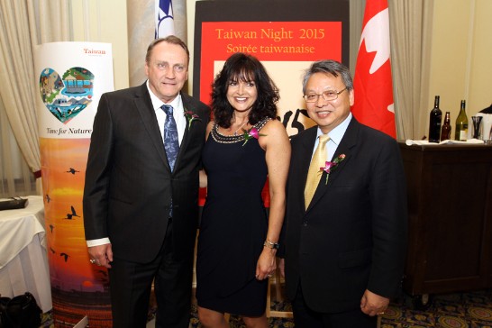 Amb. Bruce Linghu, Representative of Taipei Economic and Cultural Office in Canada, Honourabe John Duncan, Minister of State and Chief Government Whip and Mrs. Duncan