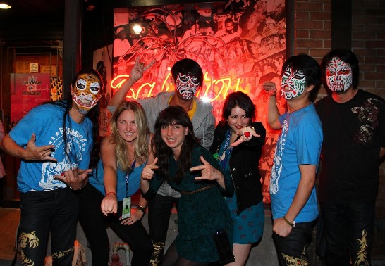 董事長樂團與熱情觀眾合影