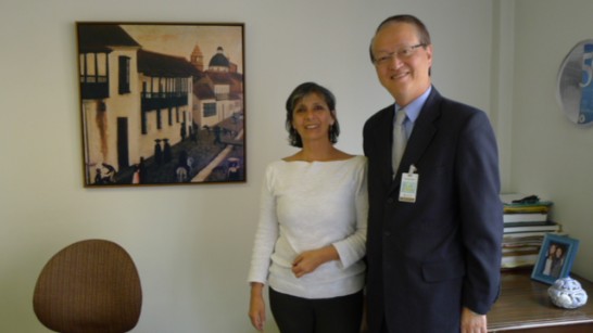 湯代表與哥國錢幣博物館館長Angelina Araujo合影