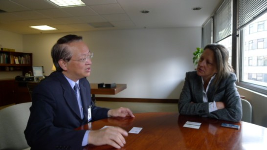 湯代表與哥國黃金博物館館長Maria Uribe會晤