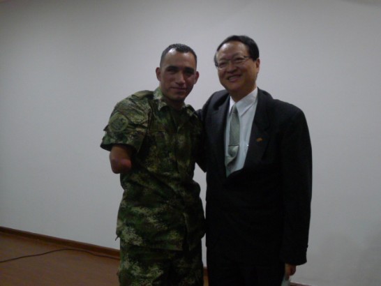 湯代表與身障軍人代表合影