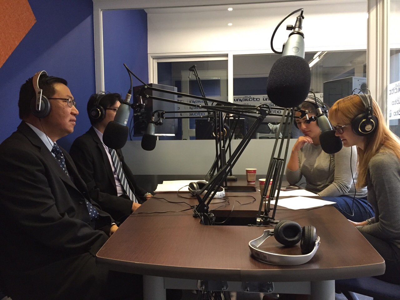 葉代表接受哥倫比亞領航者大學電台訪問