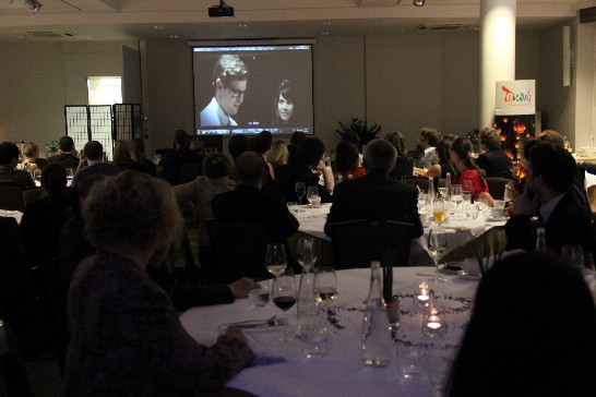 來賓觀賞微電影「我的幸福投資」場景