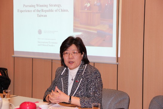 本處薛代表演講現況