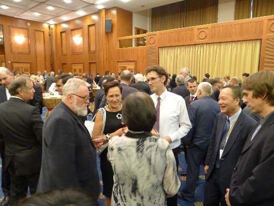 國慶酒會場景賓客雲集