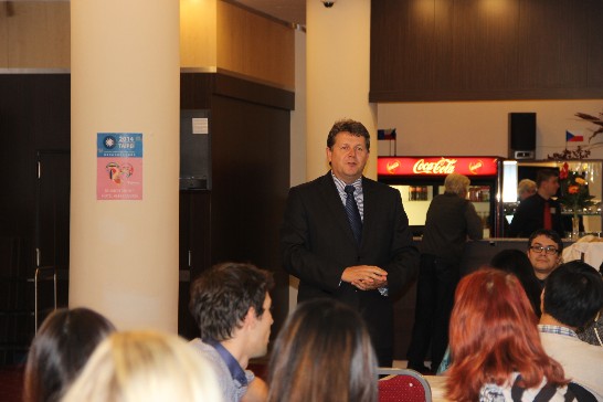 Hradec Kralove大學校長Josef Hynek致詞