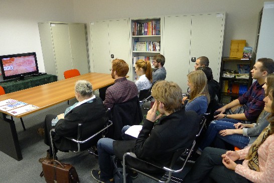 AAU大學師生觀賞本年國慶影片