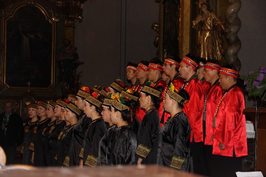 國立實驗合唱團演唱原住民組曲