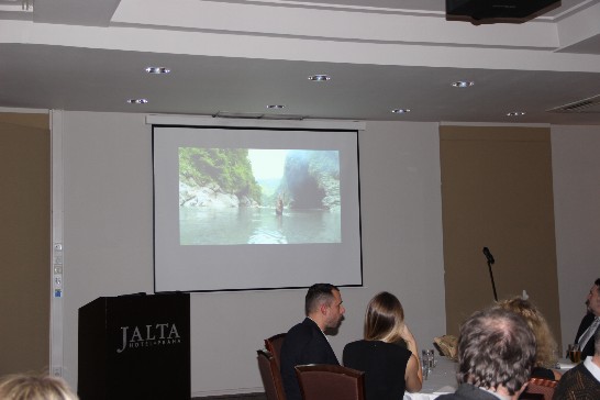 捷克「留臺校友會」播放「轉動輕旅程」影片場景