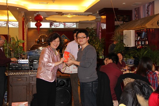 薛代表與中奬來賓合影 