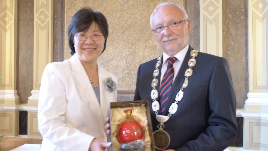 薛代表美瑜獲烏赫爾堡市長Květoslav Tichavskýr隆重接待