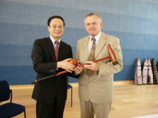 沈代表與捷克全民運動協會會長勞倫斯合影