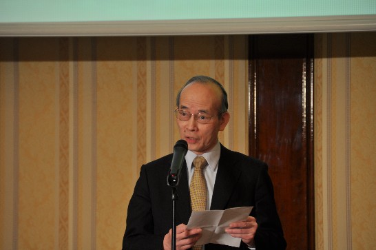 Der Repräsentant Dr. Wei begrüßt die Gäste.