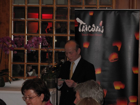 魏代表於「台灣美食週」致詞。