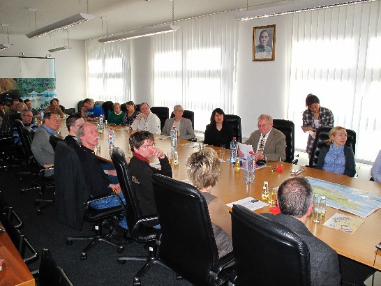 與會人士聆聽演講情形。