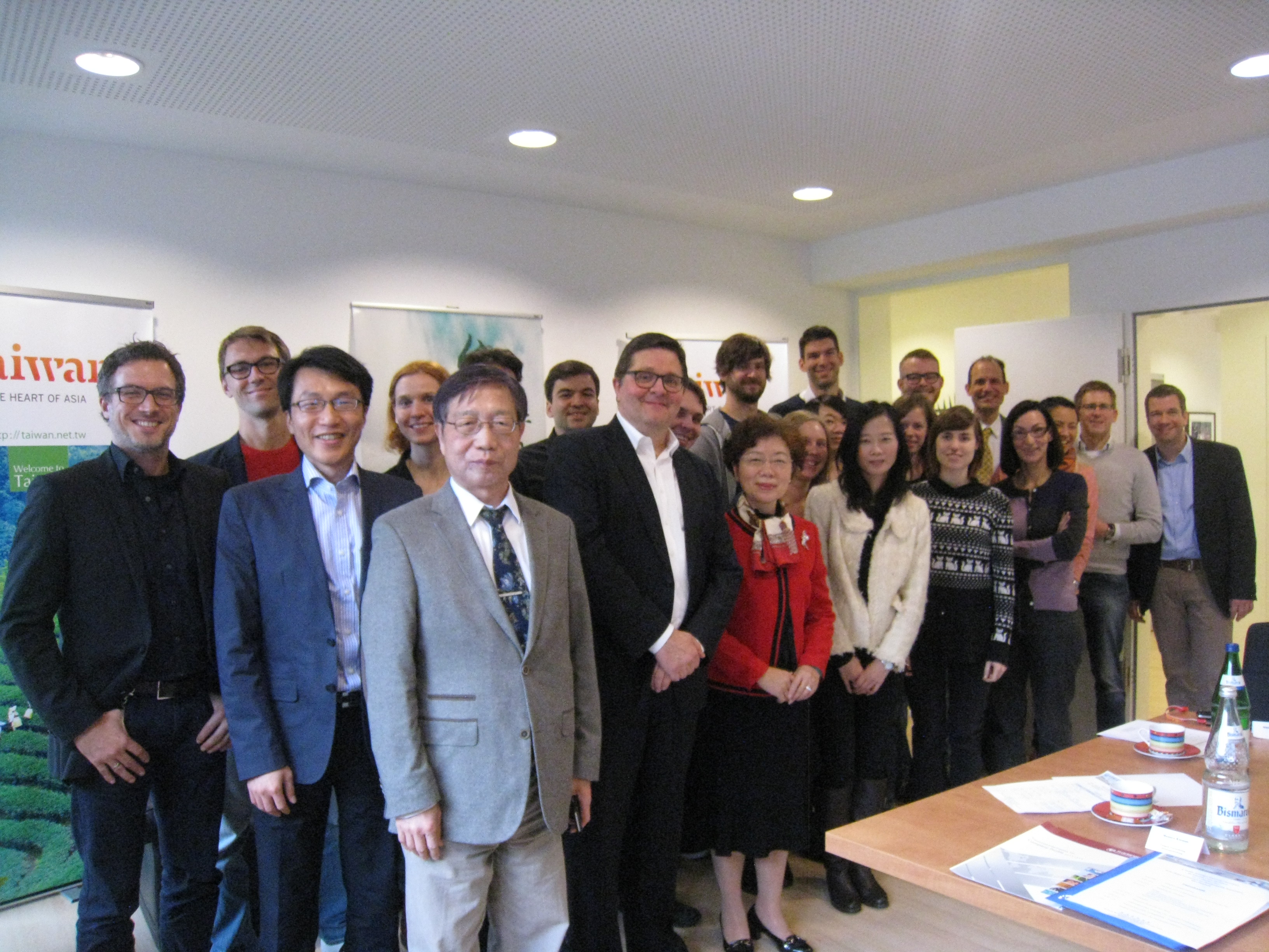 第五屆德國留台校友於本年10月17日（星期六）假本處會議室舉行，順利圓滿