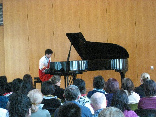 駐慕尼黑辦事處贊助德國台灣協會中南區分會於101年4月2日假Gasteig舉辦「黃康鋼琴獨奏會」