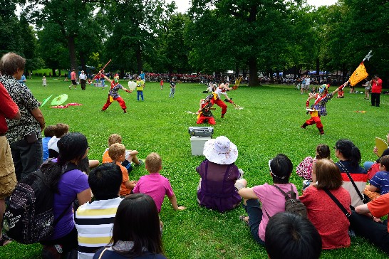 慕尼黑婦女會為慶祝端午節，於101年6月24日在慕尼黑Hirchgarten舉辦聯誼活動,並觀賞台南麻豆新生代舞蹈團精彩表演!