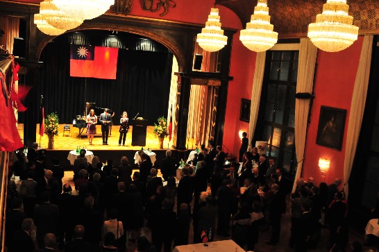 駐慕尼黑辦事處於102年10月10日假慕尼黑Kuenstlerhaus宴會廳舉辦慶祝中華民國102年雙十國慶酒會!
