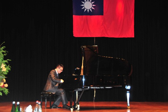 駐慕尼黑辦事處於102年10月10日假慕尼黑Kuenstlerhaus宴會廳舉辦慶祝中華民國102年雙十國慶酒會!