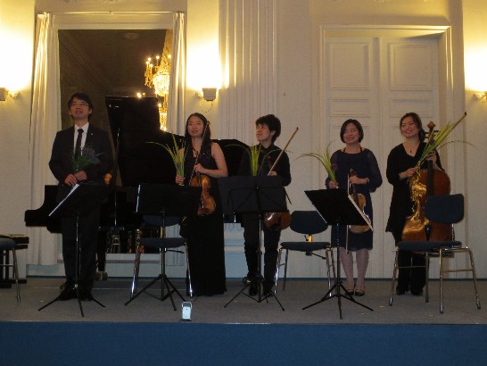 駐慕尼黑辦事處派員參加102年10月16日由好海洋音樂暨表演藝術推廣協會假慕尼黑王宮音樂廳舉辦"蓬萊秋樂2013-經典台灣音樂會"!