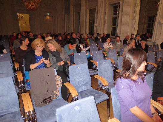 駐慕尼黑辦事處派員參加102年10月16日由好海洋音樂暨表演藝術推廣協會假慕尼黑王宮音樂廳舉辦"蓬萊秋樂2013-經典台灣音樂會"!