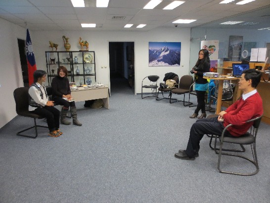 德國台灣協會中南區分會於102年12月7日周六下午2時假駐慕尼黑辦事處舉辦"夢想德國"新書發表暨義賣公益活動!