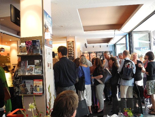 駐慕尼黑辦事處派員參加102年7月31日德國史坦堡縣"第7屆五湖電影展"開幕茶會!