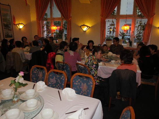 駐慕尼黑辦事處鄭處長兆元夫婦出席102年9月19日中華婦女聯合會南德支會所辦"中秋節聯歡會"!