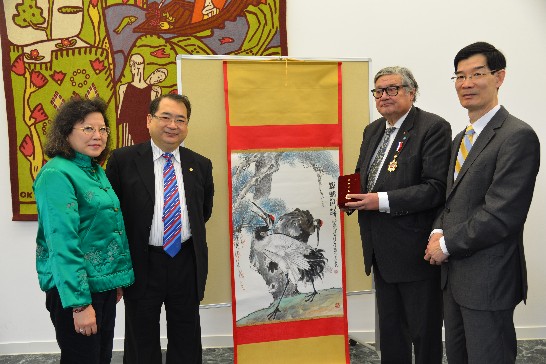 駐慕尼黑辦事處鄭處長兆元於103年2月22日陪同陳大法官新民夫婦拜會德國法界人士!