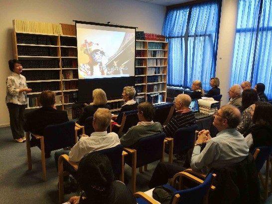 Rep. Lili Hsu introduced the traditional culture of dragon boat festival.