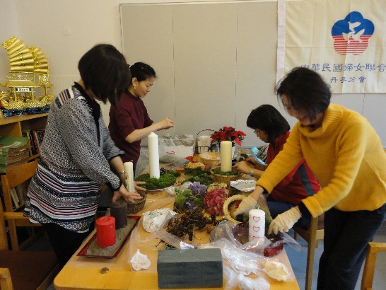 中華婦女會丹麥分會舉辦聖誕蠟燭裝飾活動