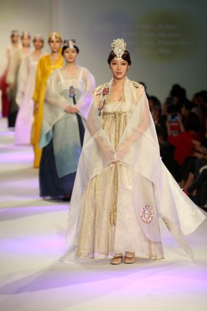 Muestra de productos realzados con tintes naturales